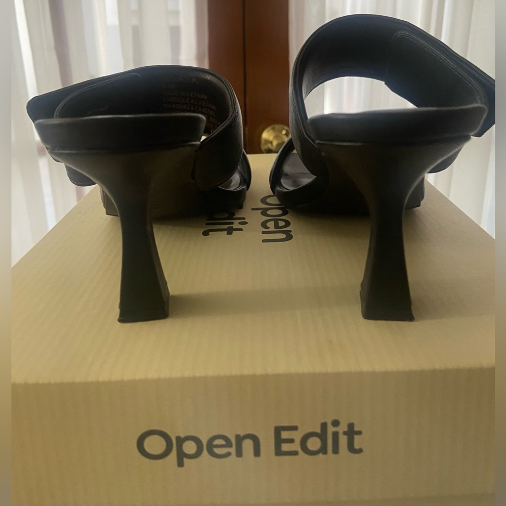 Edit One Sandals - Picture 2 of 5